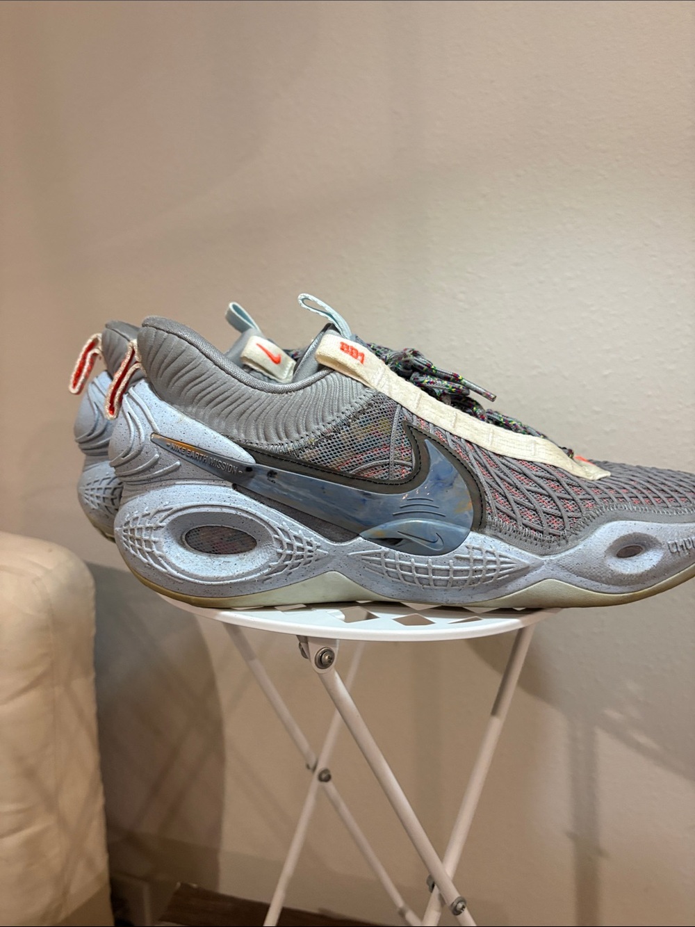 Nike Cosmic Unity Space Hippie Men’s Size 11 Grey Blue Basketball Shoes